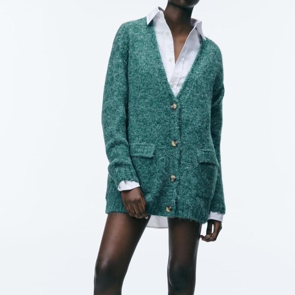 Zara Women’s Green V Neck Cardigan Sweater